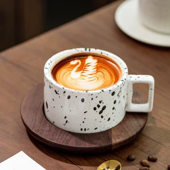 Новая Креативная Керамическая чашка с ручкой для кофе, молока и чая, Пара Чашек для воды, Подарок Новизны