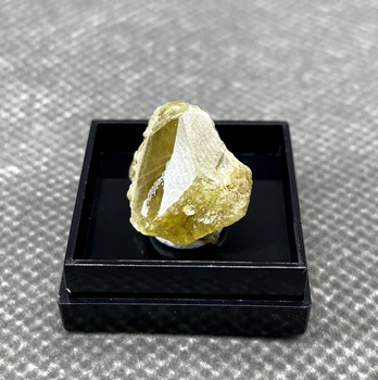НОВИНКА! 100% редкий природный пакистанский сфенититанит, образцы минералов, кристаллы + размер коробки 2,6 см