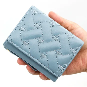 Новый женский короткий кошелек с вышивкой Love PU, трехслойная сумка, держатель для карт, мульти Кошелек для женщин Оптом