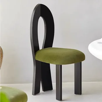 Обеденный стул из массива дерева с мягкой спинкой в скандинавском стиле, современный Простой Красный стул для пожилых людей, Дизайнерский стул для ресторана, туалетный стул для спальни