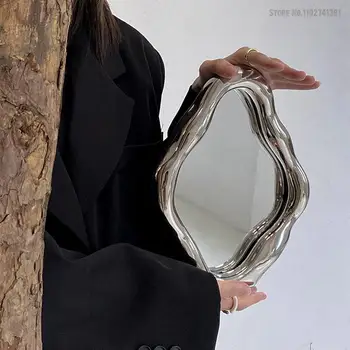 Портативное зеркало для макияжа нерегулярной формы, ручное Маленькое волнистое Корейское зеркало, Милые Настольные зеркала для ванной, домашний декор для гостиной